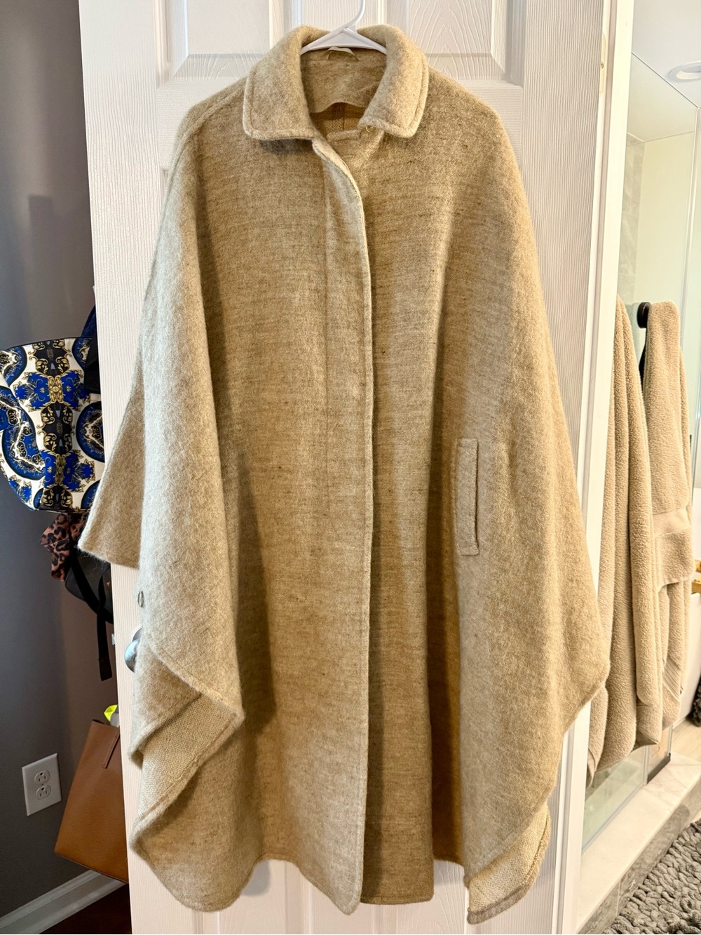 Hilda Ltd Beige Women's 100% Wool Cape Sweater Coat Size Large